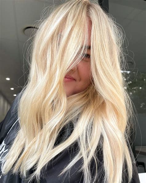 30 couleurs de cheveux blonds chauds qui vous feront rayonner