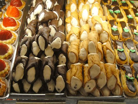 Best Cannoli Little Italy NYC - 2023 Guide