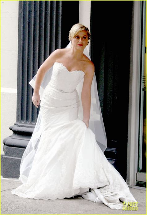 Amy Poehler: Wedding Dress on 'They Came Together' Set!: Photo 2735865 ...