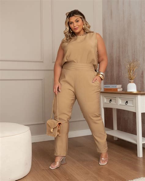 Calça Plus Size Alfaiataria - Conjunto Alfaiataria Calça e Blusa Trancoso Slim e Plus Size