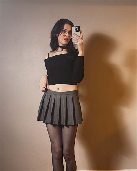 Annie Dro (@annie_dro) • Instagram photos and videos