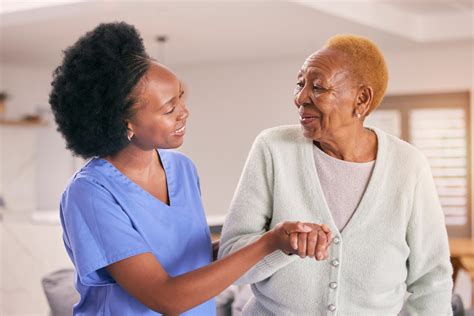 benefits   private caregiver  senior living communities