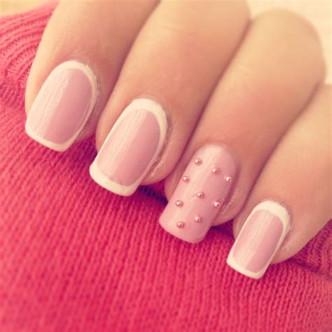 Soft pink nail design