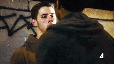 Nick Jonas faz aniversário de 23 anos! Veja gifs que provam que o