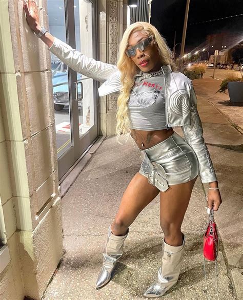 Trans Villa | @baggyaltiff 🖤🩷💚 | Instagram