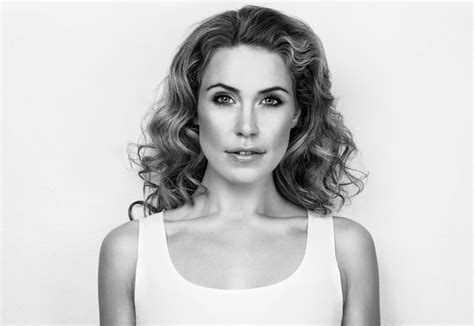 Anna David - AEM - BOOKING - MANAGEMENT - RECORDS