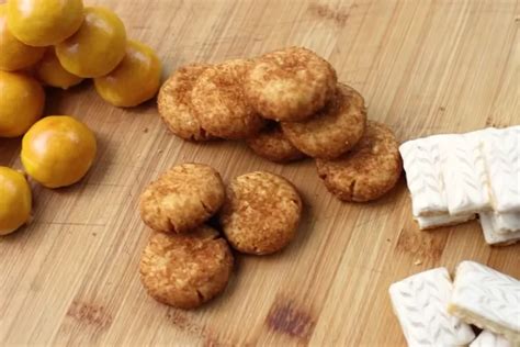 resep kue natal praktis satu adonan jadi tiga kue kering nastar palm