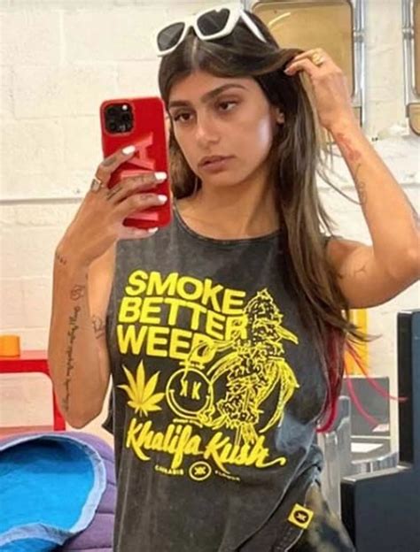 Pornhub legend Mia Khalifa urges fans to 'smoke better weed' in sultry