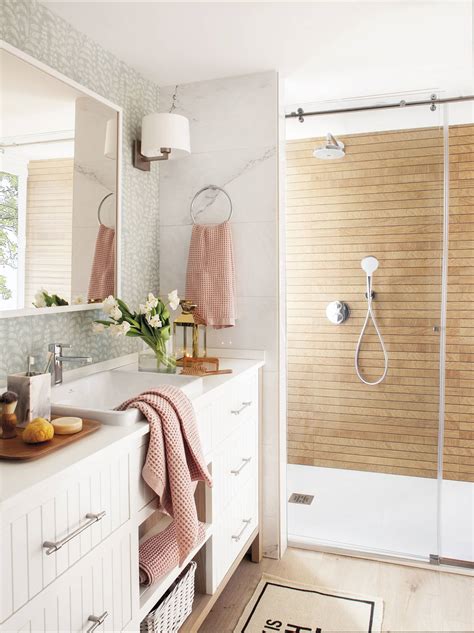 Estos 20 baños con ducha son cómodos, prácticos ¡y muy estilosos!