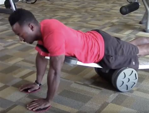 This workout machine combines planks and push-ups so you really feel ...