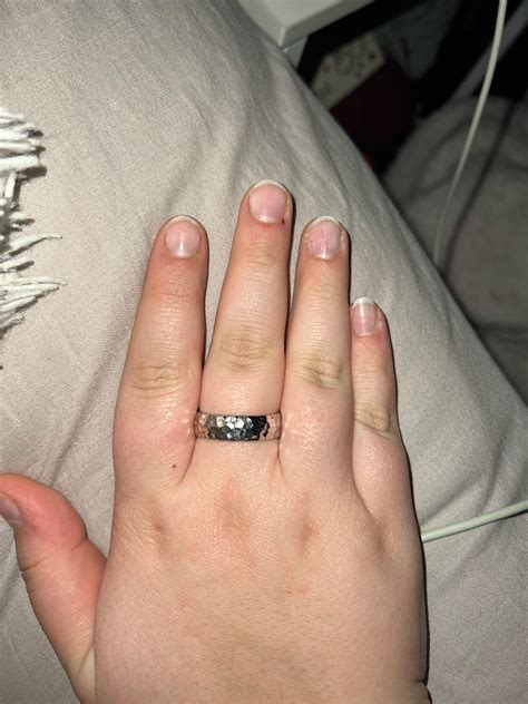 does my finger look stupid in this ring : r/RingShare
