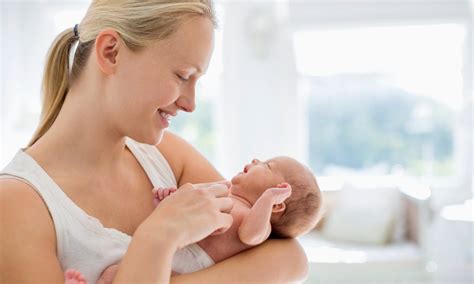 Срыгивания у грудничков: что об этом стоит знать каждой маме - Parents ...