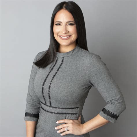 Professional Headshots near me | Vivian Vo