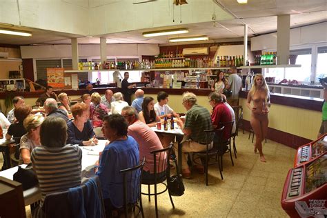 Terry - the nude waitress | Scrolller