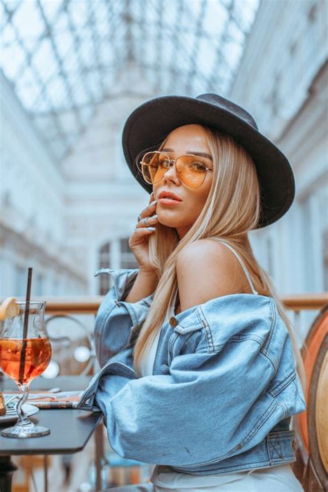 pose female models photography  zoe oatley blog