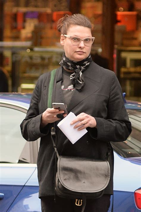 Former Super Model Linda Evangelista suing plastic... - Blogs & Forums