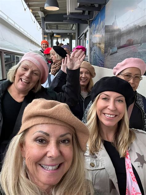 What Are The Bests Apps For Solo Female Travelers? | Solo Travel For