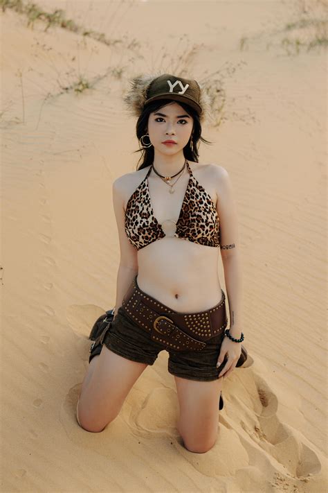 Alyssa+Milano+Bikini Photos, Download The BEST Free Alyssa+Milano