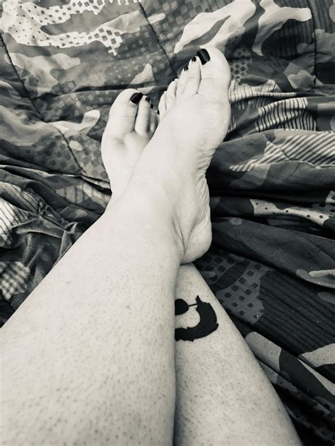 Size 10.5 Mature Latina BBW feet- NYC | Scrolller