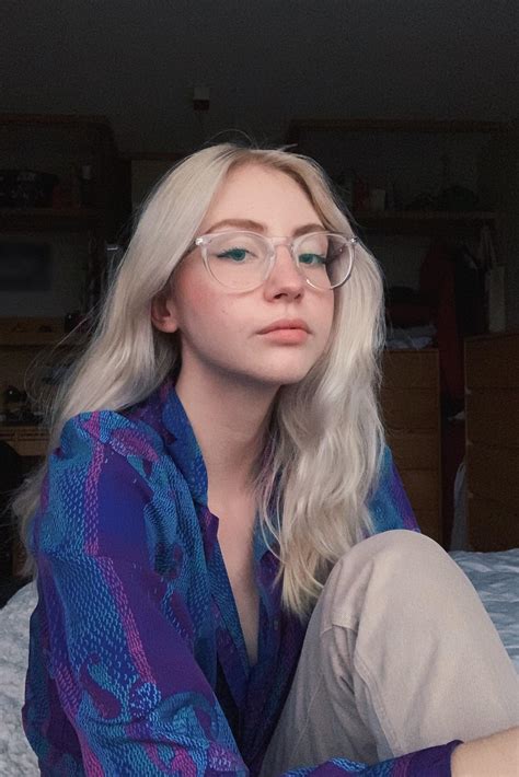 older selfie :) 🥸 : r/FreeCompliments