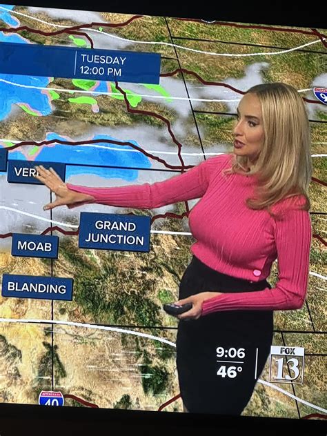 Allison is gorgeous. That tit shelf! : r/allisoncroghan