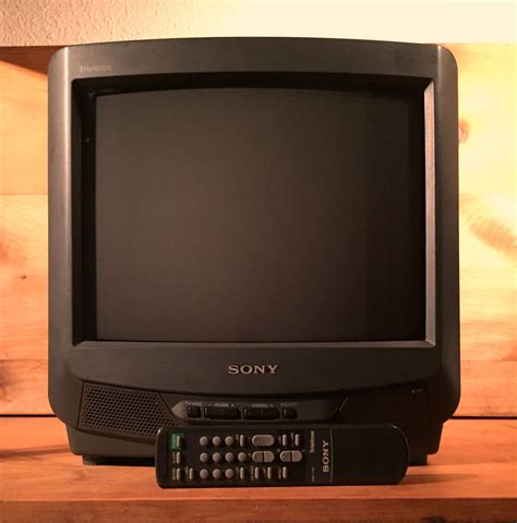 vintage sony trinitron  color tv receiver kv  march  retro
