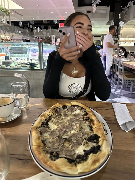TW Pornstars - 3 pic. Paola Perez. Twitter. Wearing gym clothes while