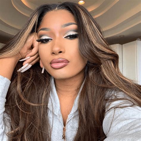 14 Honey Blonde Highlight Ideas Perfect for Summer