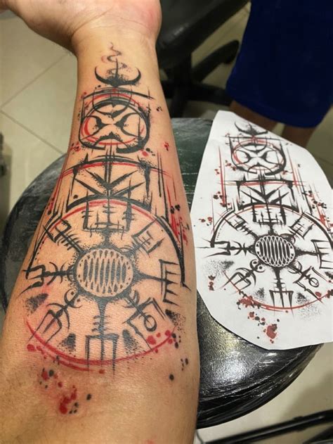 Vegvisir | Scandinavian tattoo, Arm tattoos for guys, Tattoos for guys