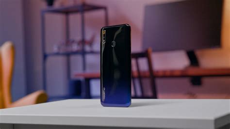 Обзор realme 3 - YouTube