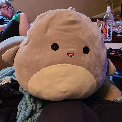 My niece ripped the tag off this boy and i dont remember his name. The