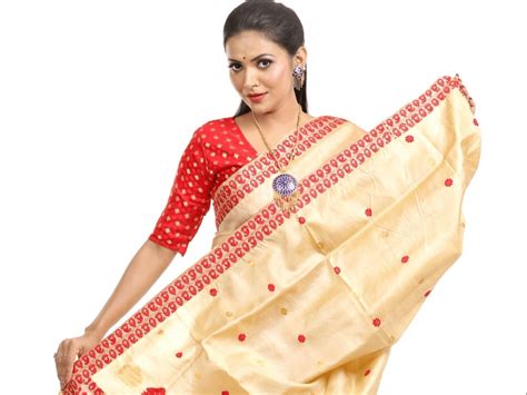 description    traditional dresses  assam