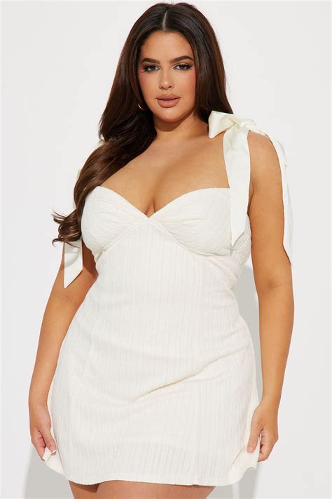 Shop Women's Plus Size Graduation Outfits Online | Fashion Nova