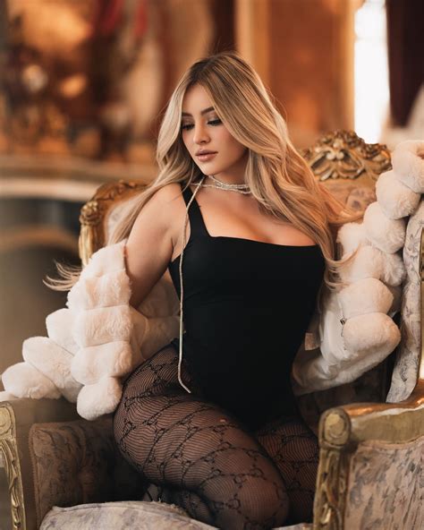 . 𝑪𝒊𝒏𝒕𝒉𝒊𝒂 𝑳𝒖𝒄í𝒂 𝑶𝒓𝒕𝒆𝒈𝒂 .♡ | La vida en bikini es mejor 😚🤍 | Instagram