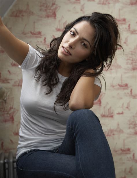 sarah shahi daily