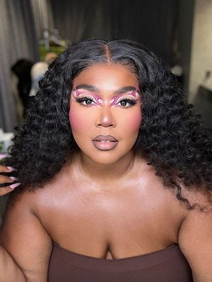 Lizzo's Special Tour Makeup Could Go Toe-To-Toe With Any Met Gala