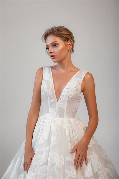 Boat wedding dress «Camilla» with bow | WONA Bridal