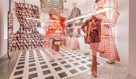 21 Italian Luxury Fashion Brands (Worth the Splurge) - Soocial