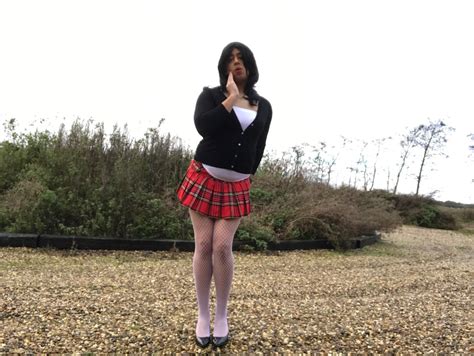 Sissy looking for cruel public humiliation tasks to complete! Kik