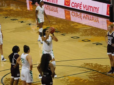 Final Four: Sabrina Ionescu Leads Oregon Ducks vs Mississippi State