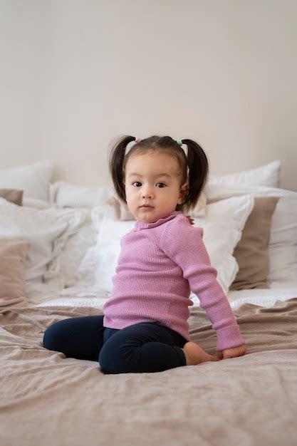 bebe de  meses imagens  gratis  freepik