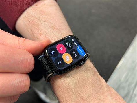 How to set up Theater Mode on Apple Watch to avoid distractions at work