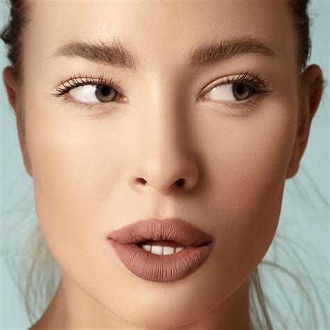 10 Best Makeup Tips For Almond-Shaped Eyes