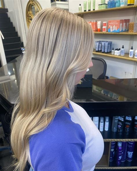 𝘩𝘢𝘪𝘳 𝘣𝘺 𝘬𝘦𝘯𝘯𝘦𝘥𝘺 𝘬𝘪𝘵𝘵𝘭𝘦𝘴𝘰𝘯🤍 | bright, blonde, blended and beautifullll🌟