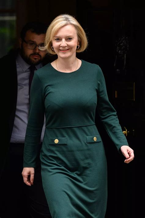 Will Liz Truss last longer than Daily Star's 60p lettuce takes new turn