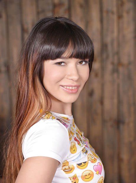 Aline Faria Dando O Cuzinho - Aline Faria - Fotos de Mulher Pelada | Super Nua
