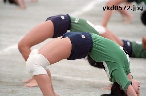 ブルマ求めて小学校巡り : 濃青研写真作品