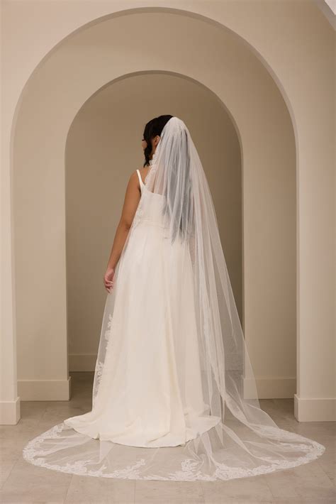 veil  veil shop  schedule  fitting  ana koi bridal