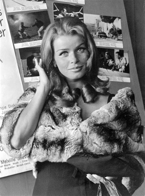 Interview mit Senta Berger: "Was für ein grausames Wüten!" - DER SPIEGEL