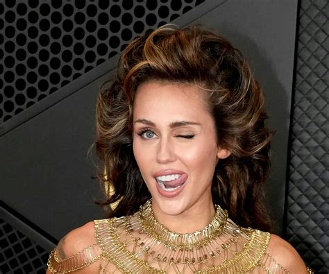 Miley Ray Cyrus Nude